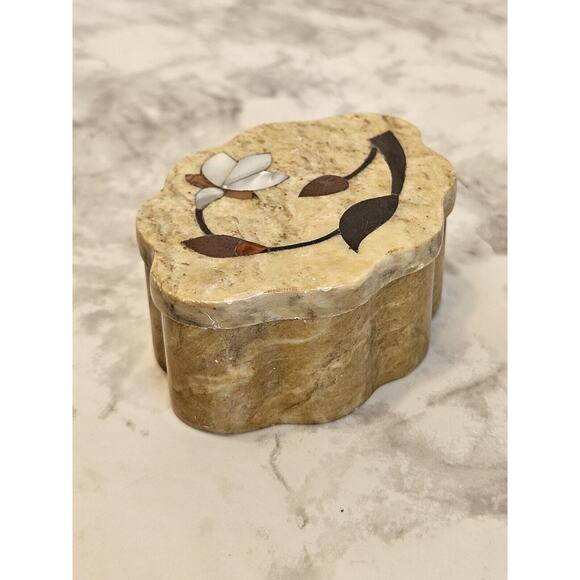 Vintage Trinket Box Hand Carved Stone Mother of Pearl FETCO Made in India - Picture 6 of 15